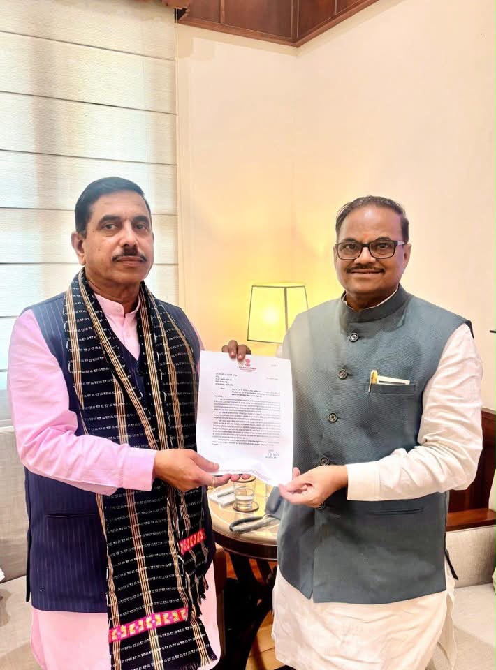 MP Dr. Anil Bonde Takes Up the Cause of EWS Medical Students