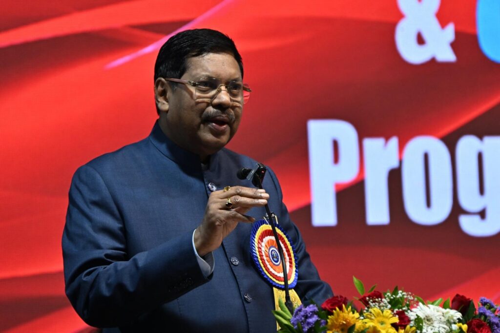 Dr. Ambedkar College Marks Grand Diamond Jubilee Celebration in Nagpur, CM Devendra Fadnavis and Chief Justice Bhushan Gavai highlight the college’s role in social transformation