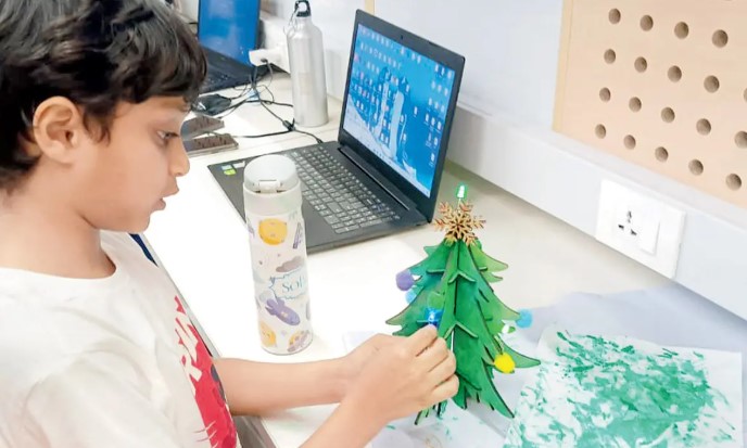 Christmas 2025 in Mumbai: STEM Workshop Where Kids Build Electronic Christmas Models