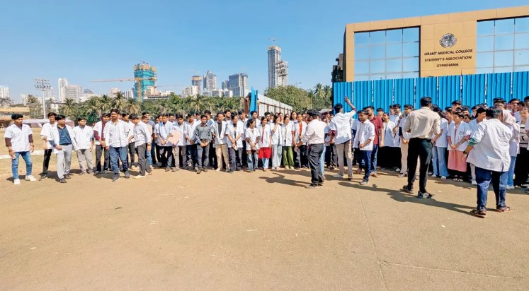 Grant Medical College Students Raise Concerns Over Gymkhana Management Shift