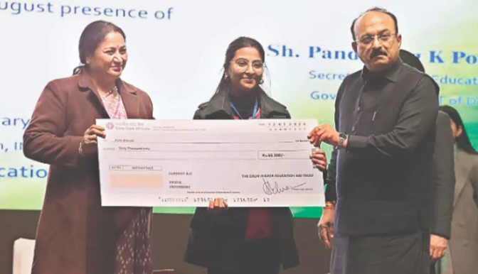 Delhi Government Awards ₹25 Crore Scholarships to Meritorious Students on National Youth Day
